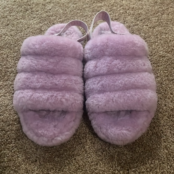 Lilac/baby pink colored UGG’s. Worn about 4 times. Amazing condition. - Picture 4 of 4